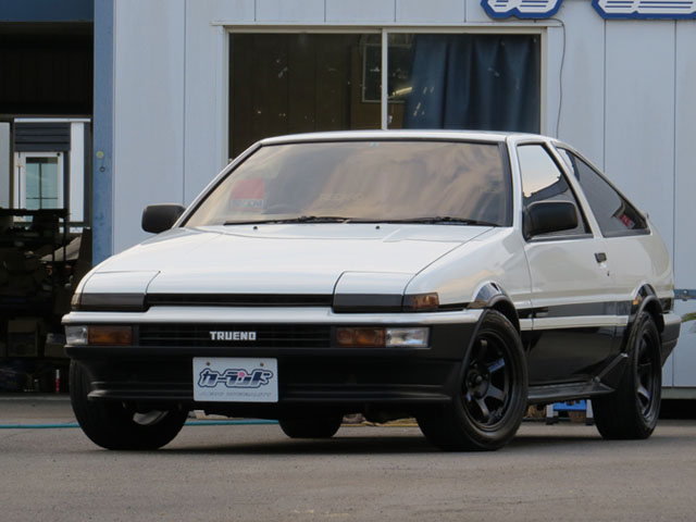 写真をクリックするとライトを点灯した状態になります。